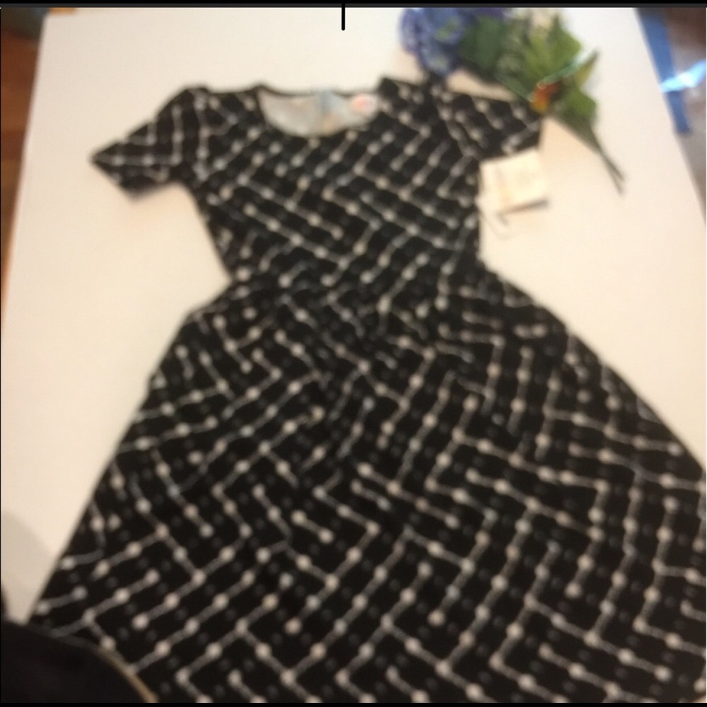 BNWT! HTF! LuLaRoe S Amelia White/Cream on Black